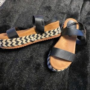 Platform black and white sandals - gently worn